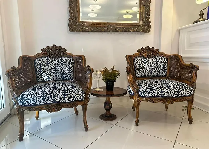 Hi Ivy Bueyuekada Hotel *