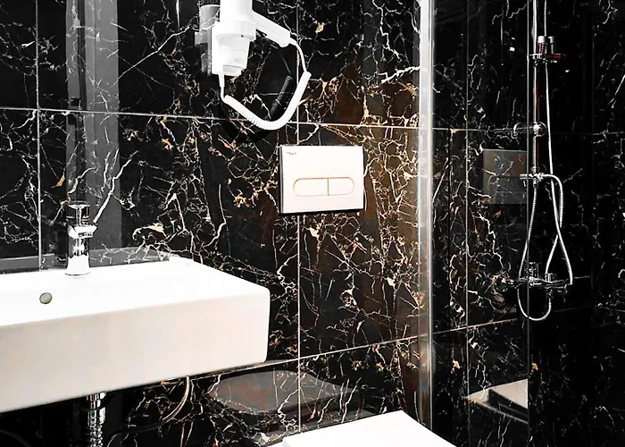 Hi Ivy Bueyuekada Adalar