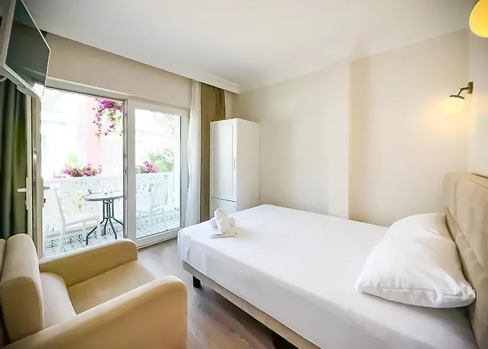 Hi Ivy Bueyuekada Adalar