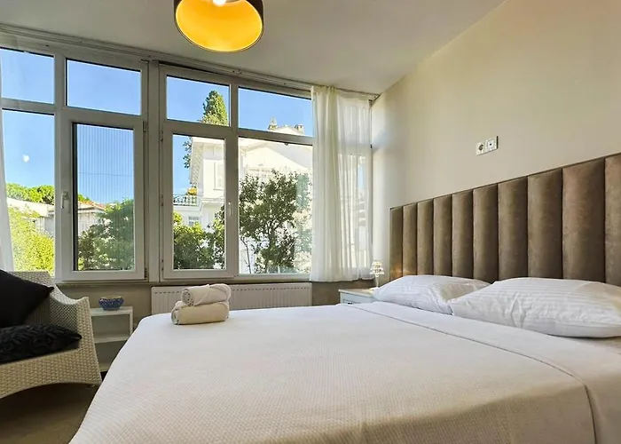 Hi Ivy Bueyuekada Hotel