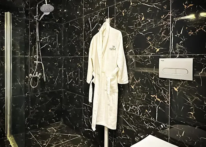 Hi Ivy Bueyuekada * Adalar