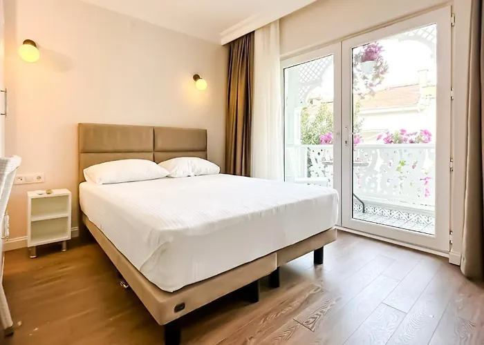 Hi Ivy Bueyuekada Hotel